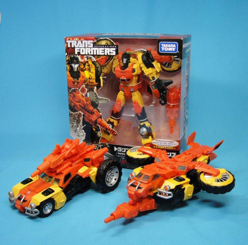 Transformers Generations TG-29 Sandstorm Voyager Class Images From